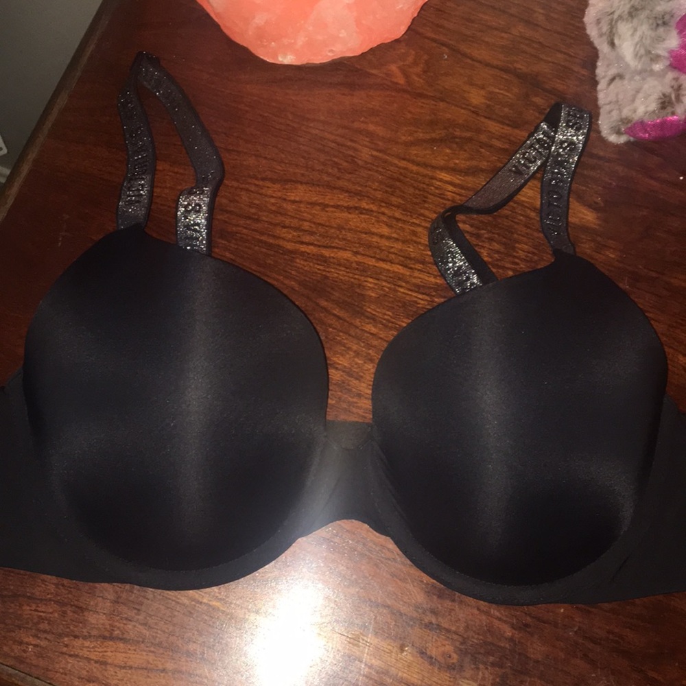 NWOT VICTORIAS SECRET BRA 🌸
